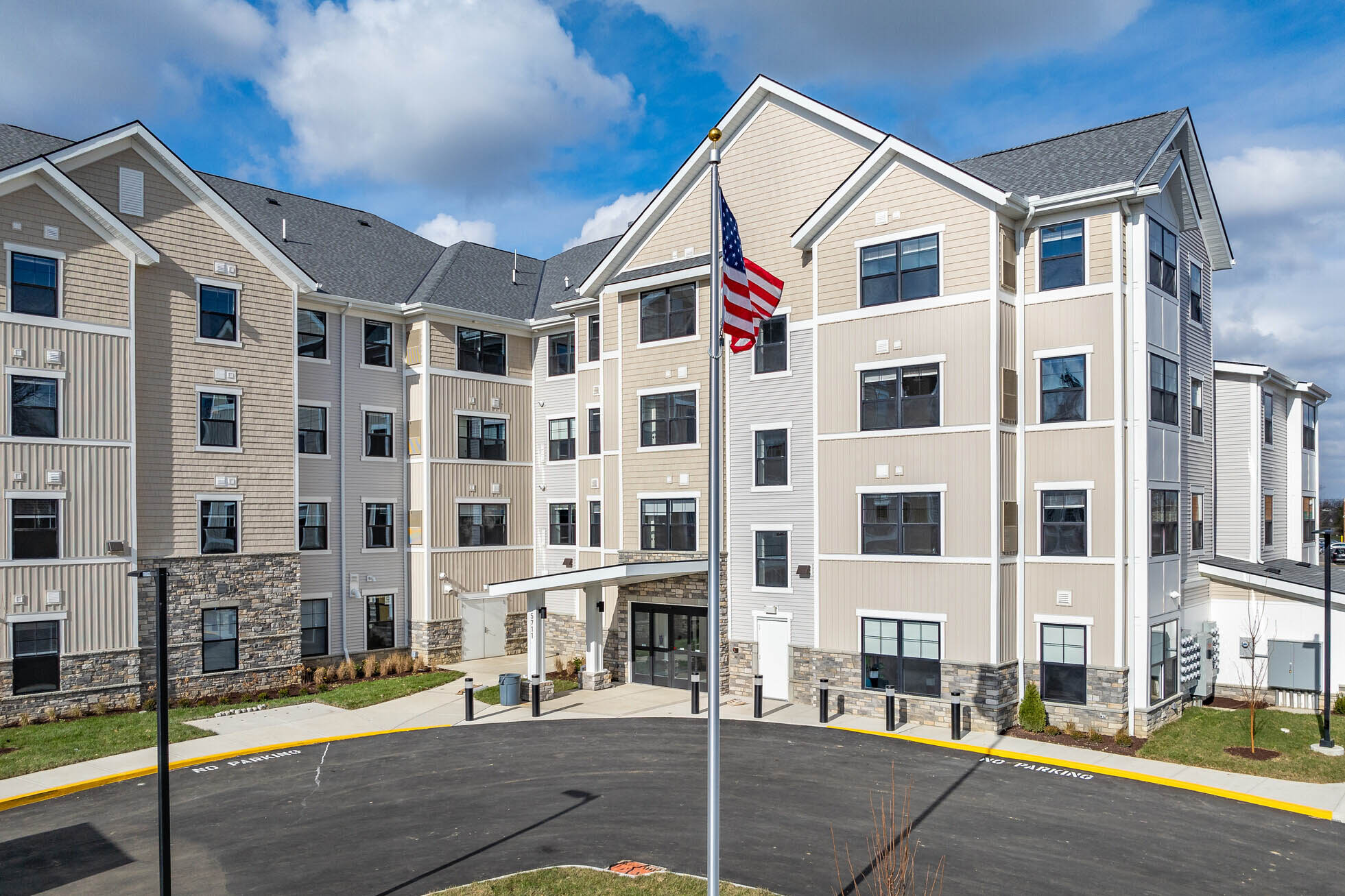 Clover Glen, located at 5711 West Broad Street in Columbus, Ohio, consists of 92 one-bedroom apartment homes with a variety of layouts in a mid-rise, four-story structure and serves older adults starting at age 55.